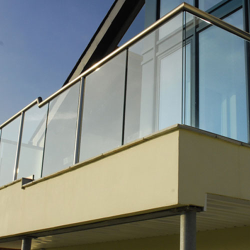 balcony-railing-reflection-glass