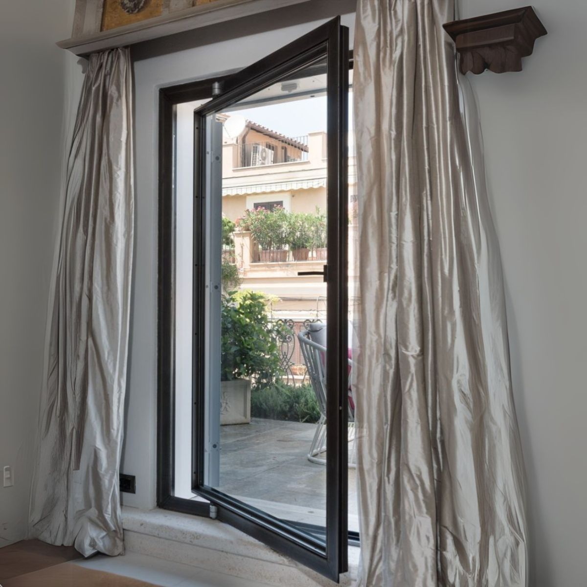 Rotative Window Aluminium Windows Manufacturer in Agra | Sliding Windows